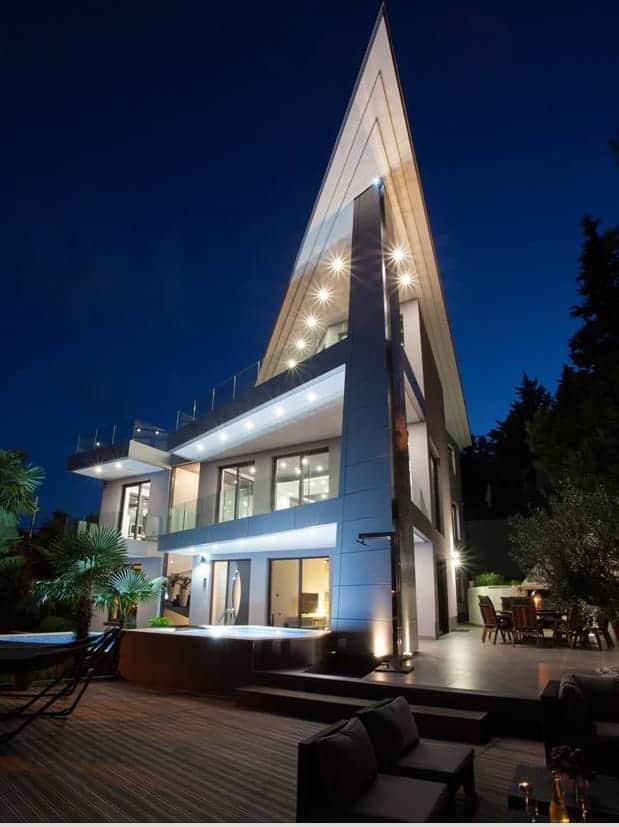 Exclusive villa for sale in the center of Opatija with sea views
