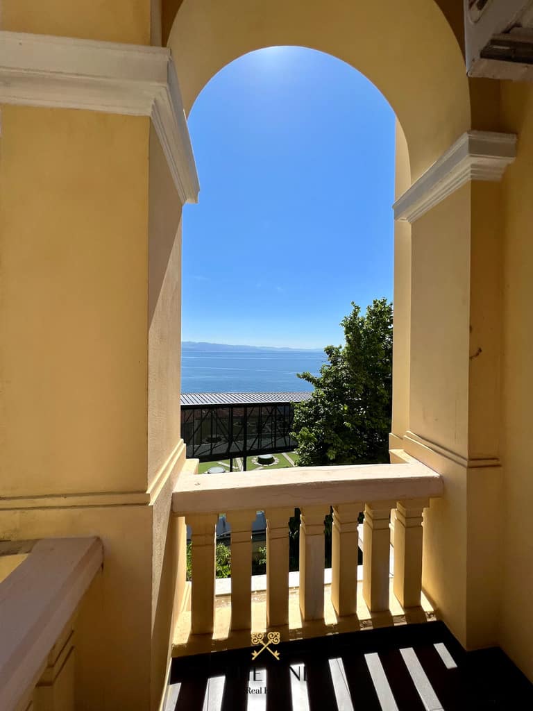 Beautiful apartment in historical villa offers 2 bedrooms, 2 bathrooms, garage, outside parking spot.