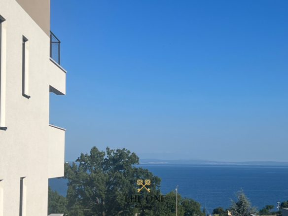 Newbuilt apartment with panoramic view offers 3 bedroom, 3 bathrooms.