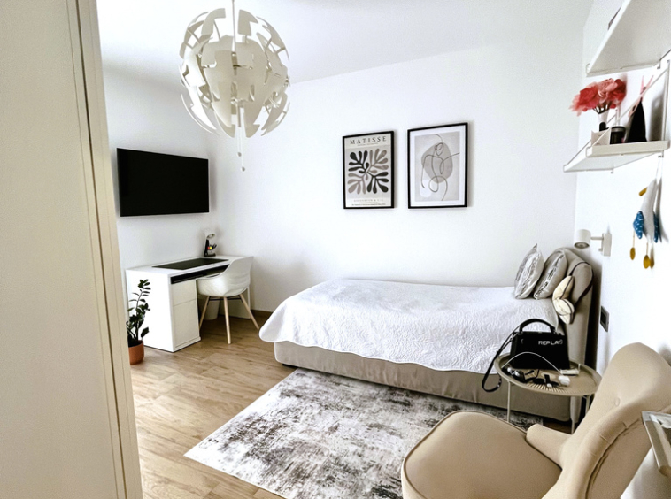 Modern apartment in Rijeka offers 2 bedrooms, 2 bathrooms, garage, 100 sq m private garden.
