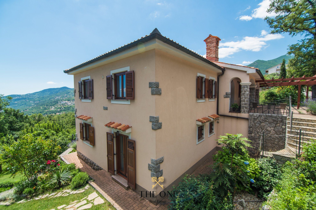 Villa-in-Opatija-for-sale (13) Villa with a pool offers 4 bedrooms, 3 bathrooms, toilet, gym, sauna, private parking space.