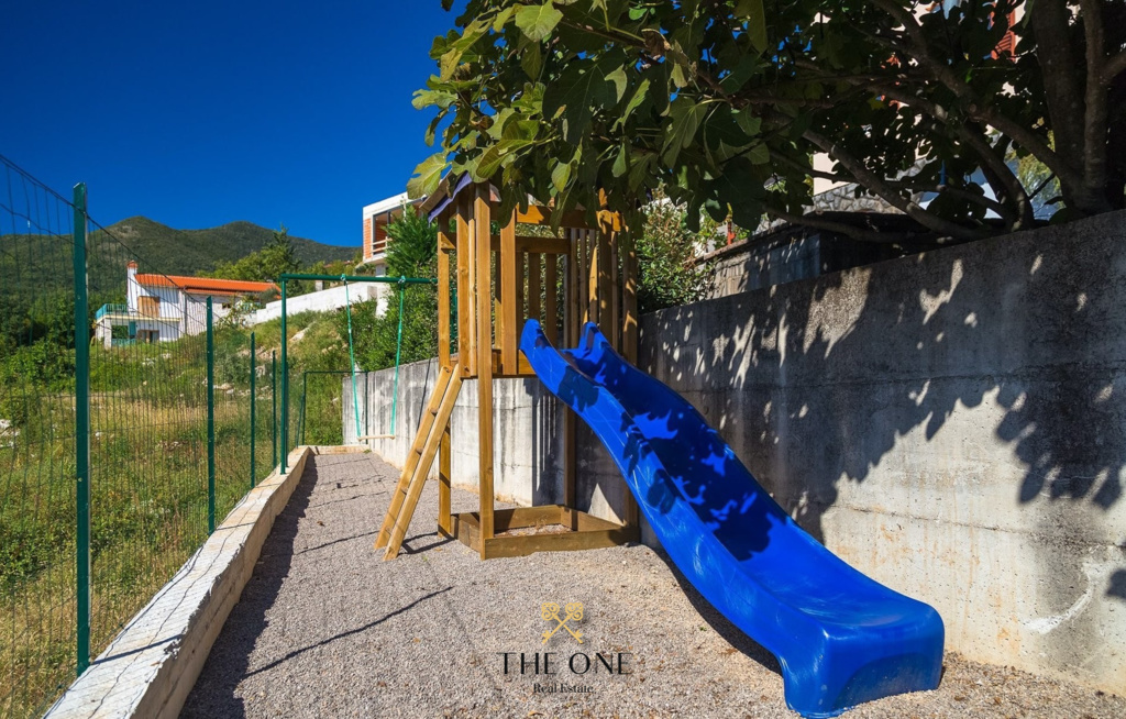 Villa-in-Opatija-for-sale (7) Villa with a pool offers 4 bedrooms, 3 bathrooms, toilet, gym, sauna, private parking space.