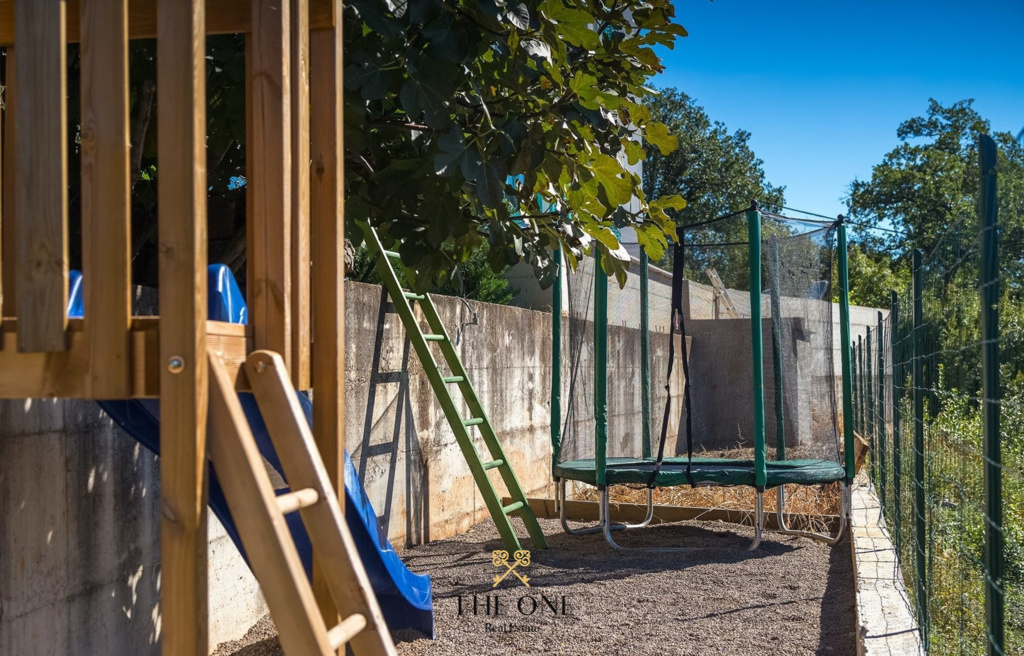 Villa-in-Opatija-for-sale (8) Villa with a pool offers 4 bedrooms, 3 bathrooms, toilet, gym, sauna, private parking space.